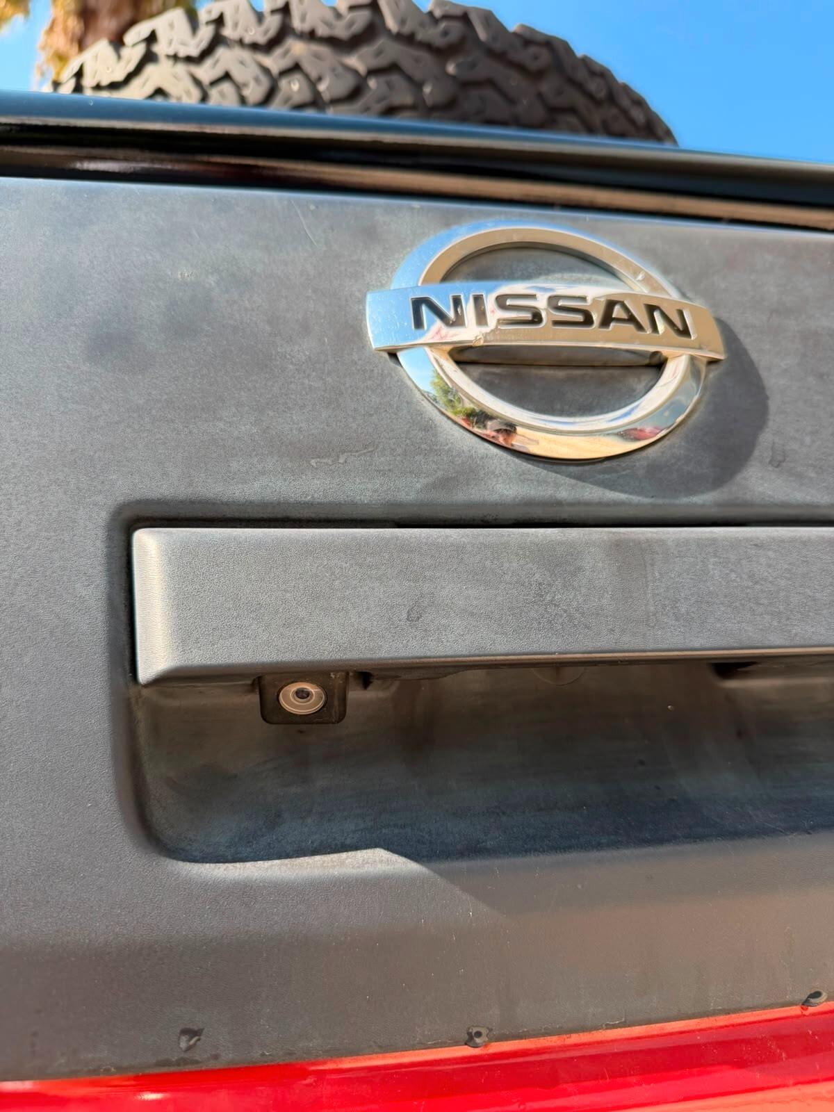 Nissan Navara 2.5 dCi 190CV 4 porte Double Cab LE