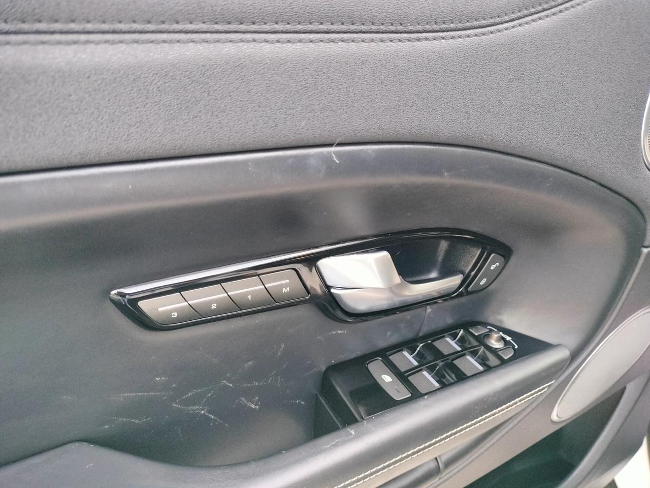 Land Rover Range Evoque 2.0 TD4 180 CV 5p. Autobiography