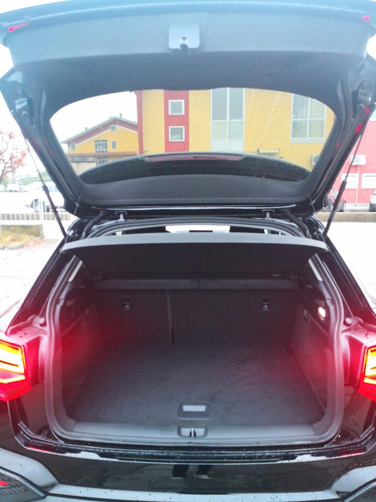 Audi Q2 30 TDI Business ***COCKPIT DISPLAY***KEYLESS***