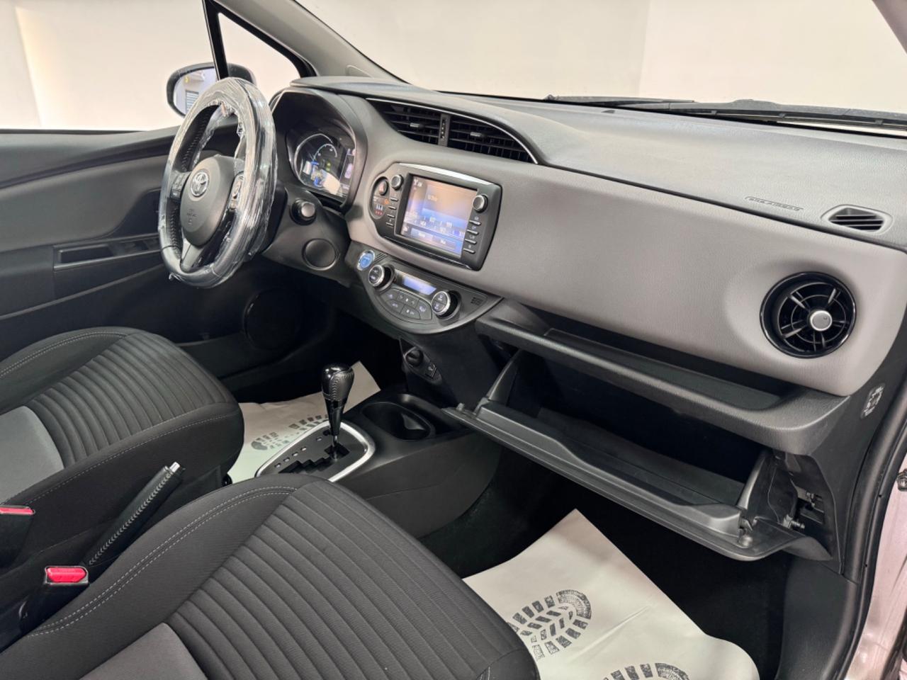 Toyota Yaris 1.5 Hybrid-2018-GARANTITA