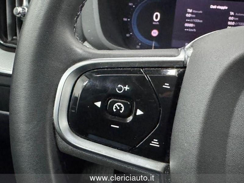 Volvo XC60 B4 (d) AWD automatico Plus Dark