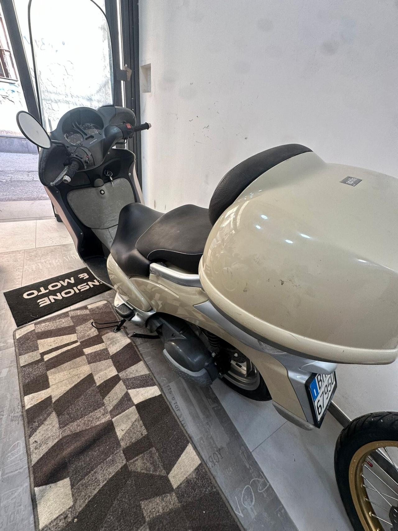 Aprilia Scarabeo 500