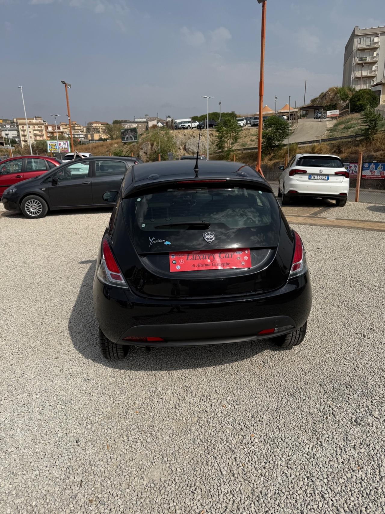 Lancia Ypsilon 1.2 69 CV 5 porte S&S Silver