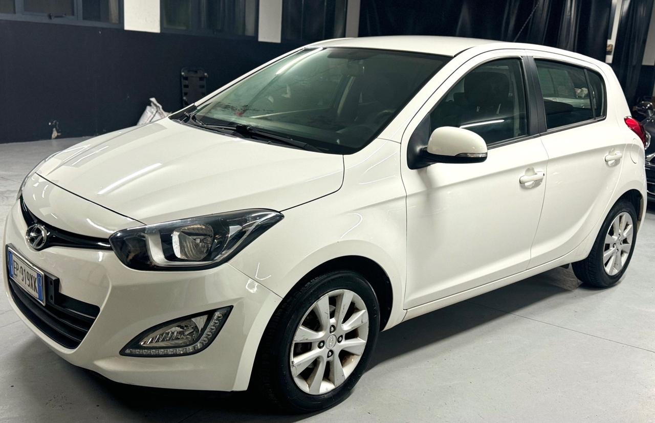 Hyundai i20 1.2 Benzina 85cv Neopatentati 2013