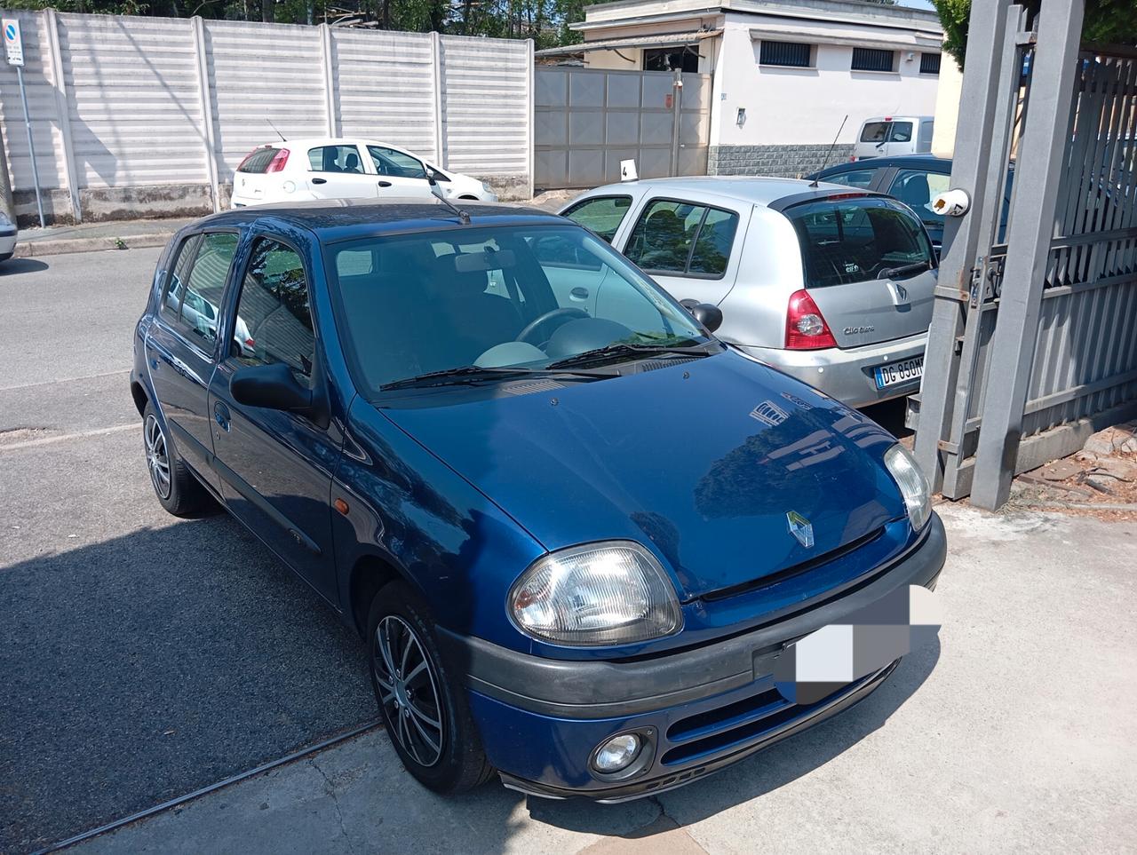 Renault Clio 1.2 cat 5 porte Neopatentati