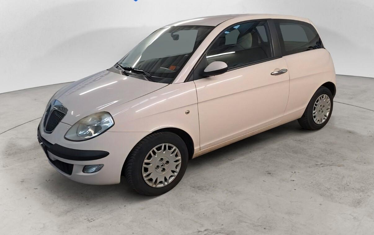 Lancia Ypsilon 1.2 NEOPATENTATI