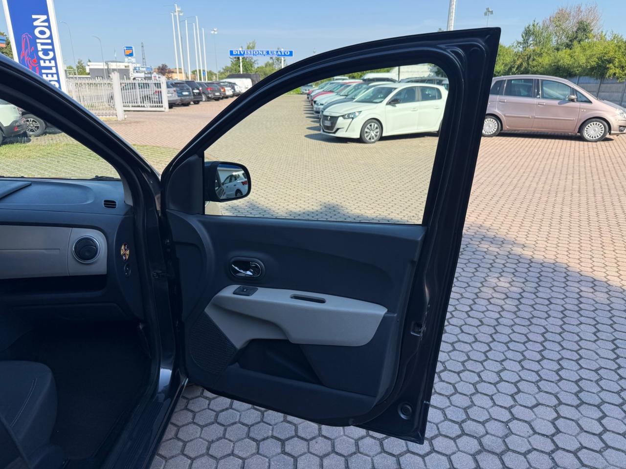 DACIA LODGY 1.5 dCi 8V 90CV 5 posti Lauréate OK NEOPATENTATI