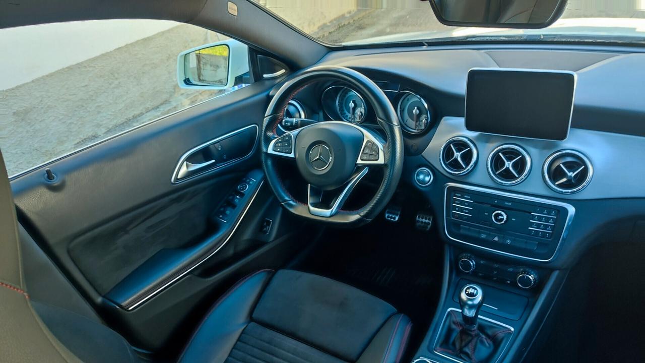 MERCEDES CLA 200 PREMIUM