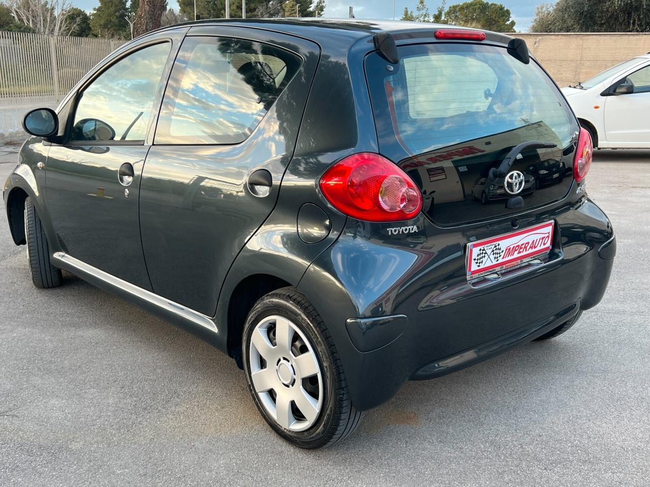 Toyota Aygo 1.0 Now TAGLIANDATA CON GARANZIA