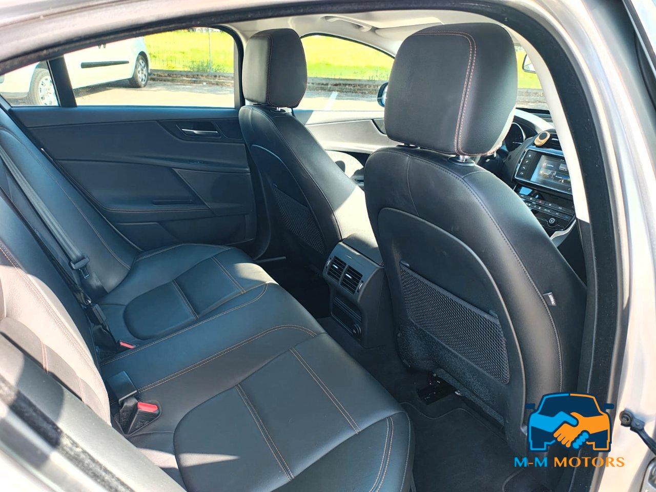 Jaguar XE Berlina XE 2.0d Prestige awd 180cv auto
