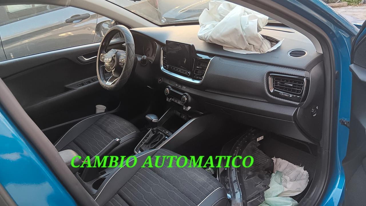 Kia Stonic GT Line incidentata sinistrata mondialcars 023