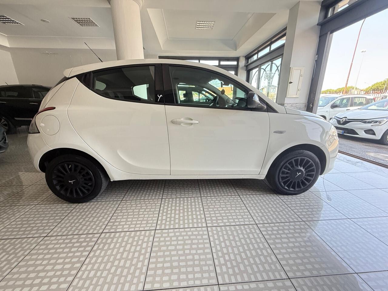 Lancia Ypsilon 1.2 69 CV 5 porte GPL Ecochic Gold