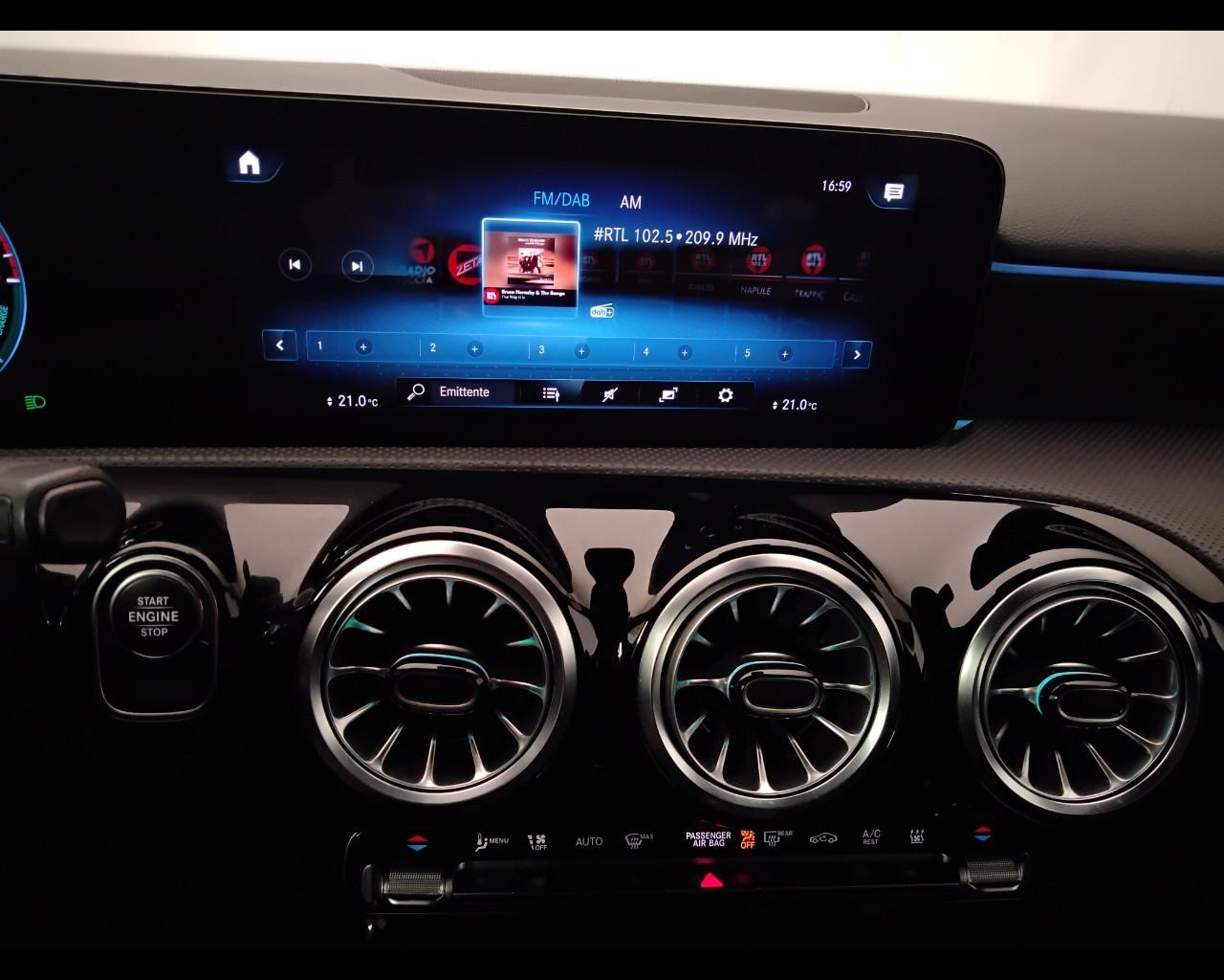 Mercedes-Benz Classe A - W177 2018 - A 250 e phev (eq-power) Premium auto