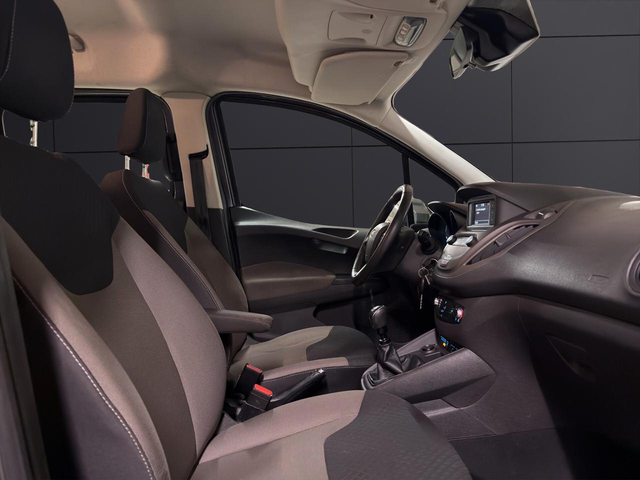 Ford Tourneo Courier 1.5 TDCI 100 CV S&S Plus