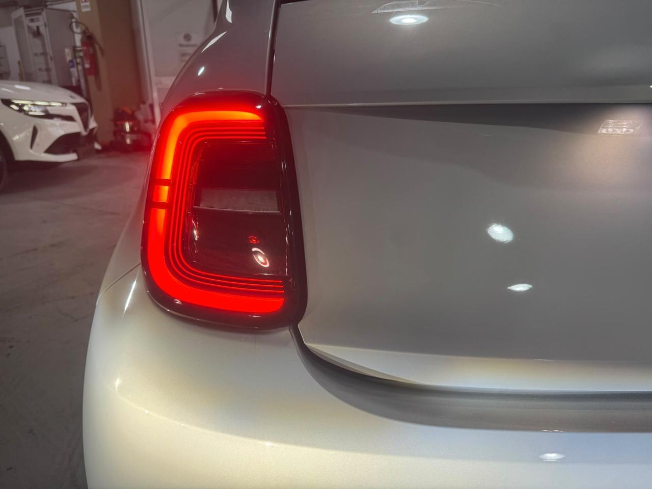 Fiat 500 C 1.0 Hybrid LA PRIMA