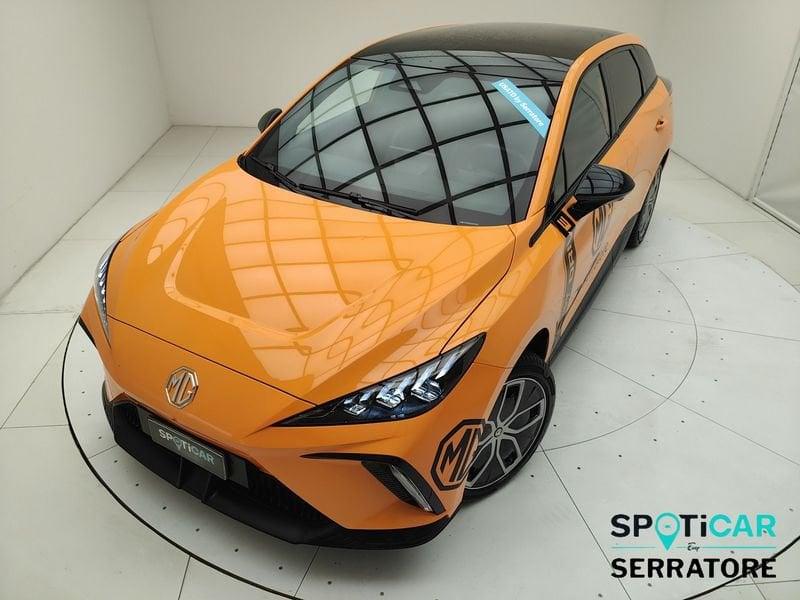 MG MG4 EV 77kwh EDU 2WD LUX LHD heat pump BLACK Fizzy Orange + Black