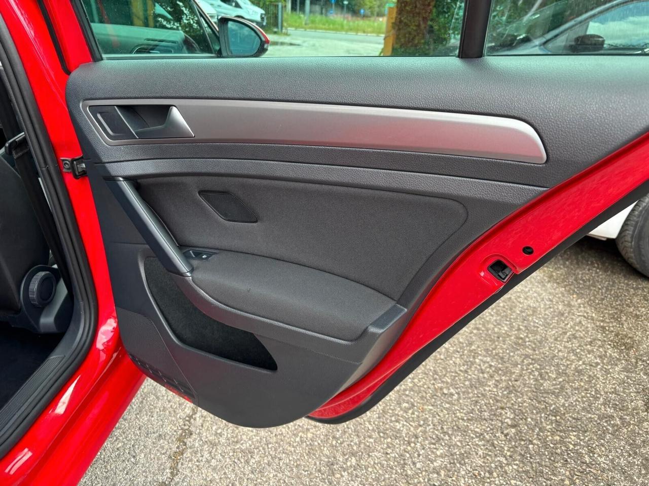 Volkswagen Golf Variant 1.6 TDI 90 CV 5p. OK Neopatentati