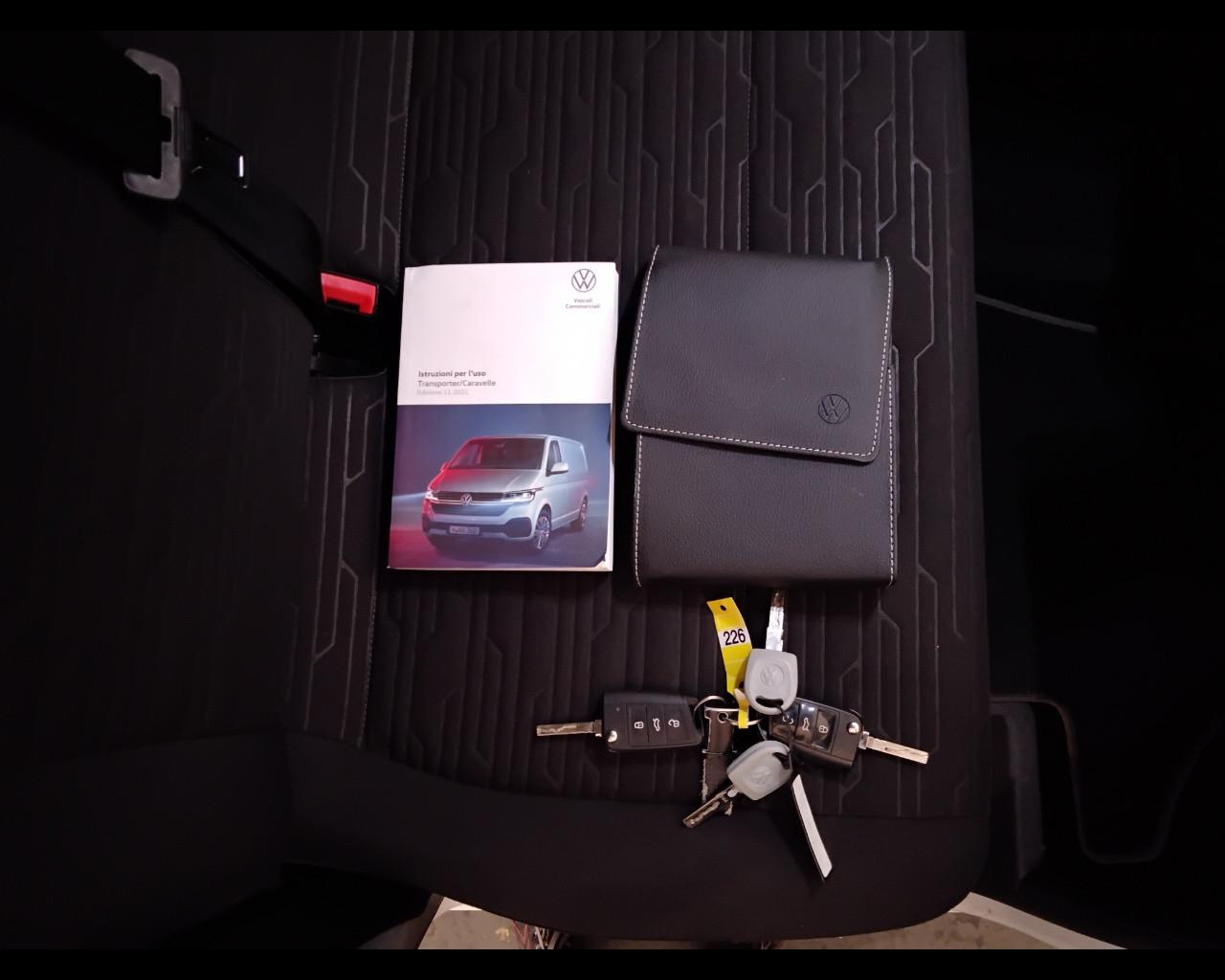 VOLKSWAGEN T6.1 Caravelle 32 - T6.1 Caravelle 2.0 tdi 150cv 3.2t 4motion Comfortline p.l. d