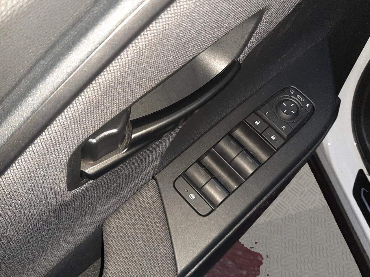 Toyota C-HR 1.8 HV Trend