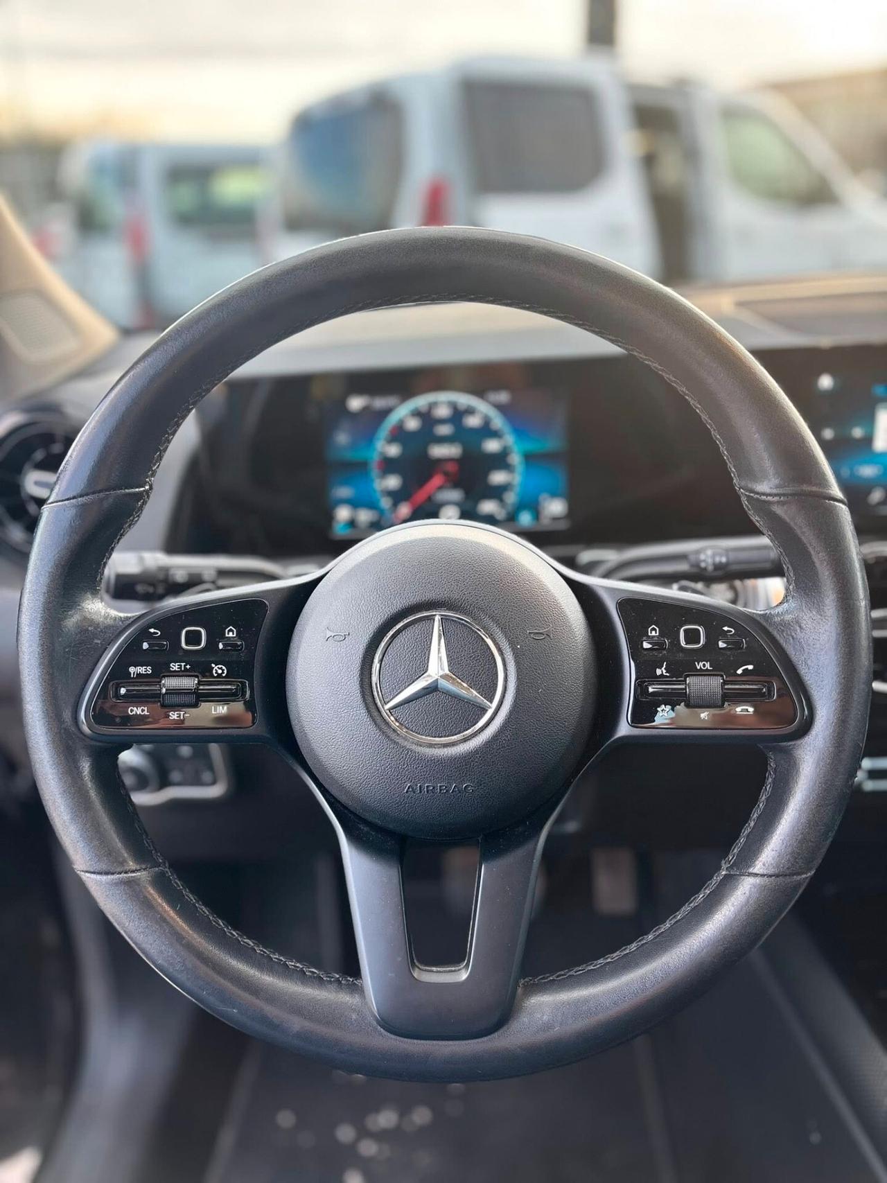 Mercedes-benz GLB 180 d Automatic Business