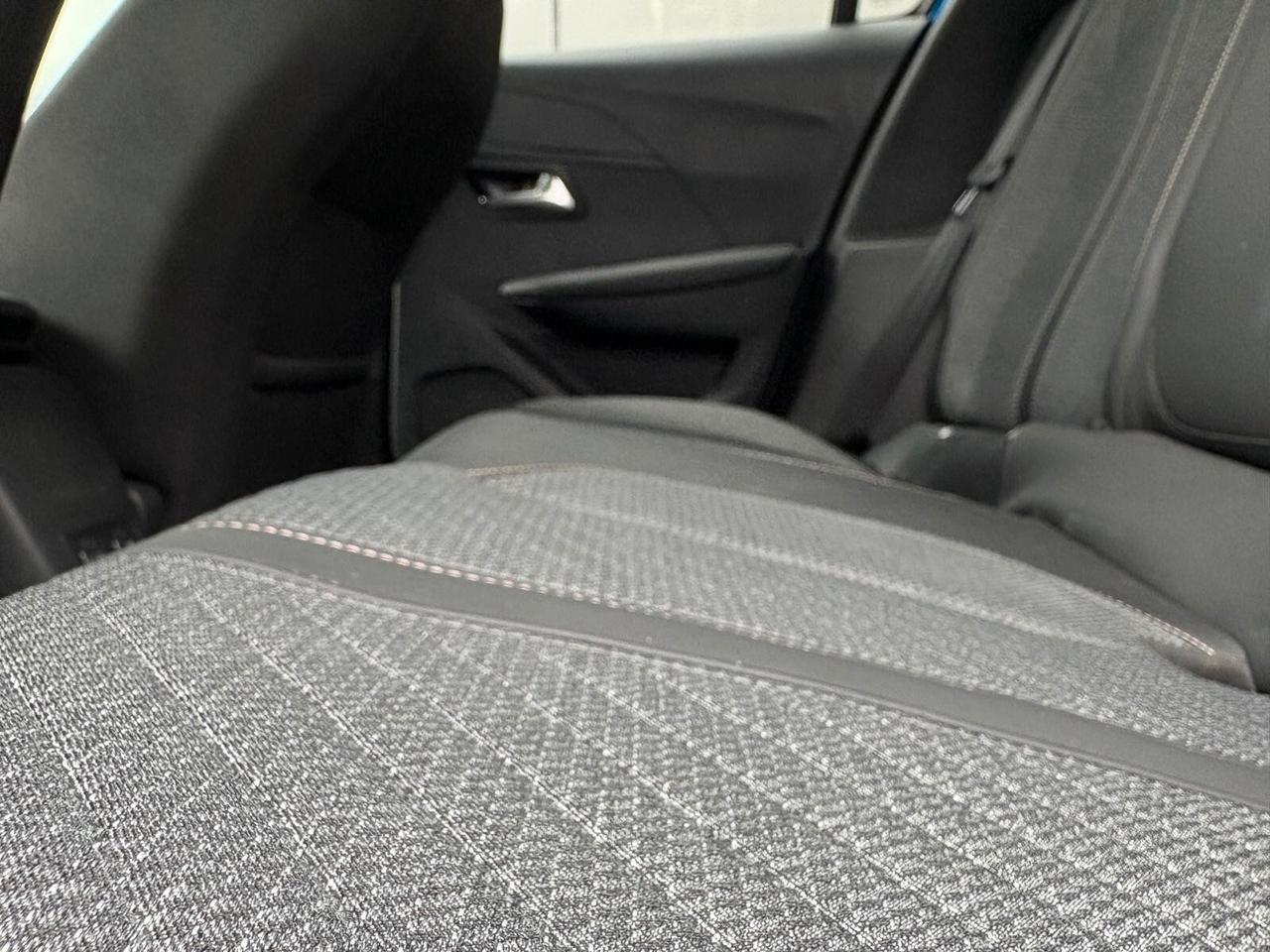 Peugeot 208 ALLURE Hybrid 110 e-DCS6 SPOTICAR