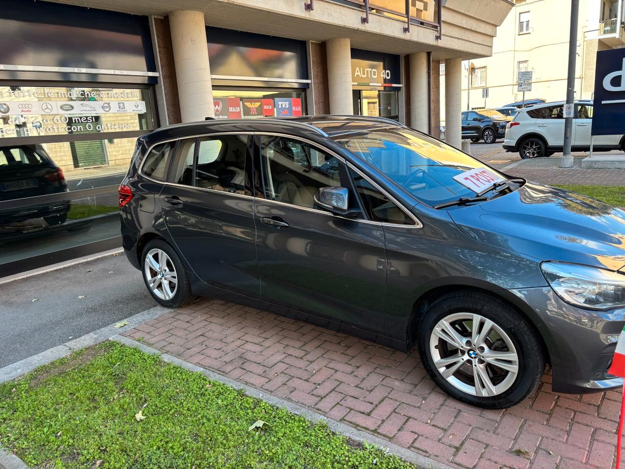 Bmw 2er Active Tourer 220d xDrive Luxury aut. - 7 POSTI - 4X4