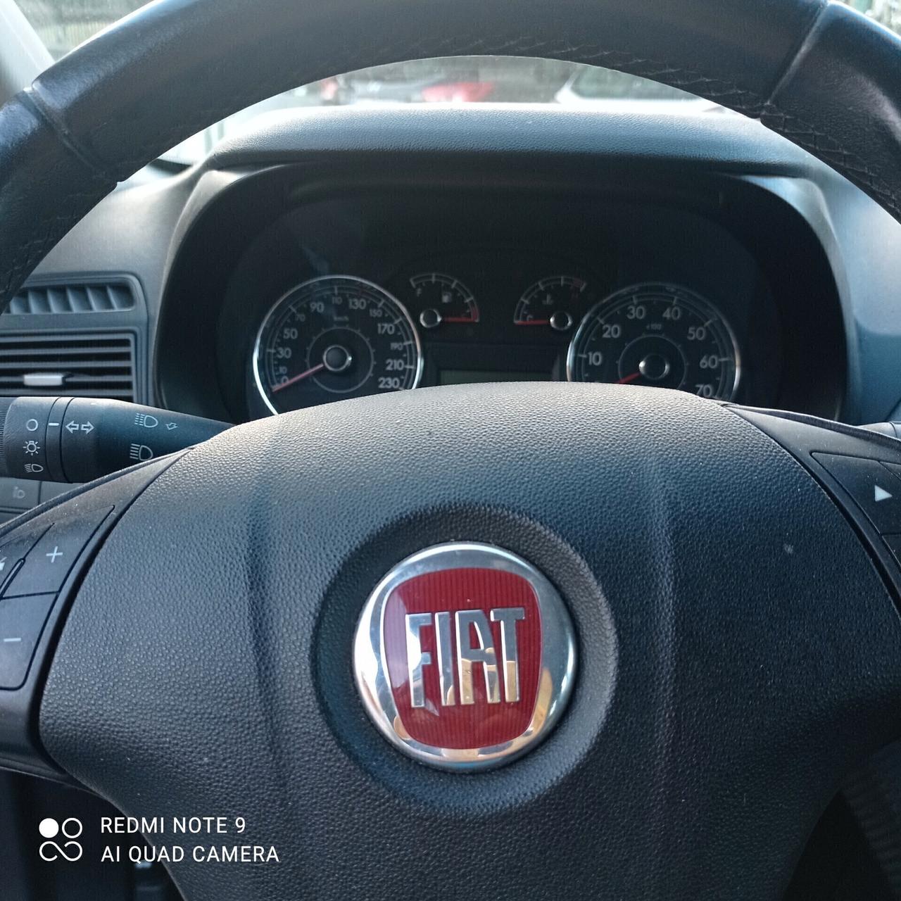 Fiat Grande Punto 1.4 GPL 5p. Actual Van 4pti