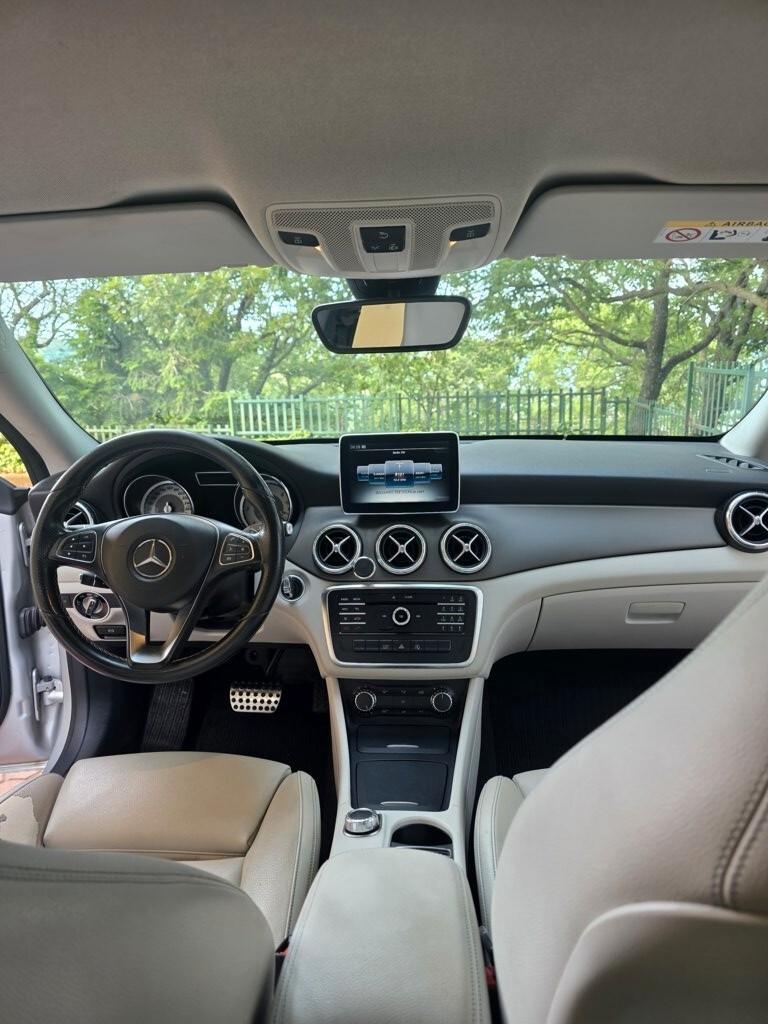 Mercedes-benz CLA 200 d S.W. 4Matic Automatic Premium Dark Night