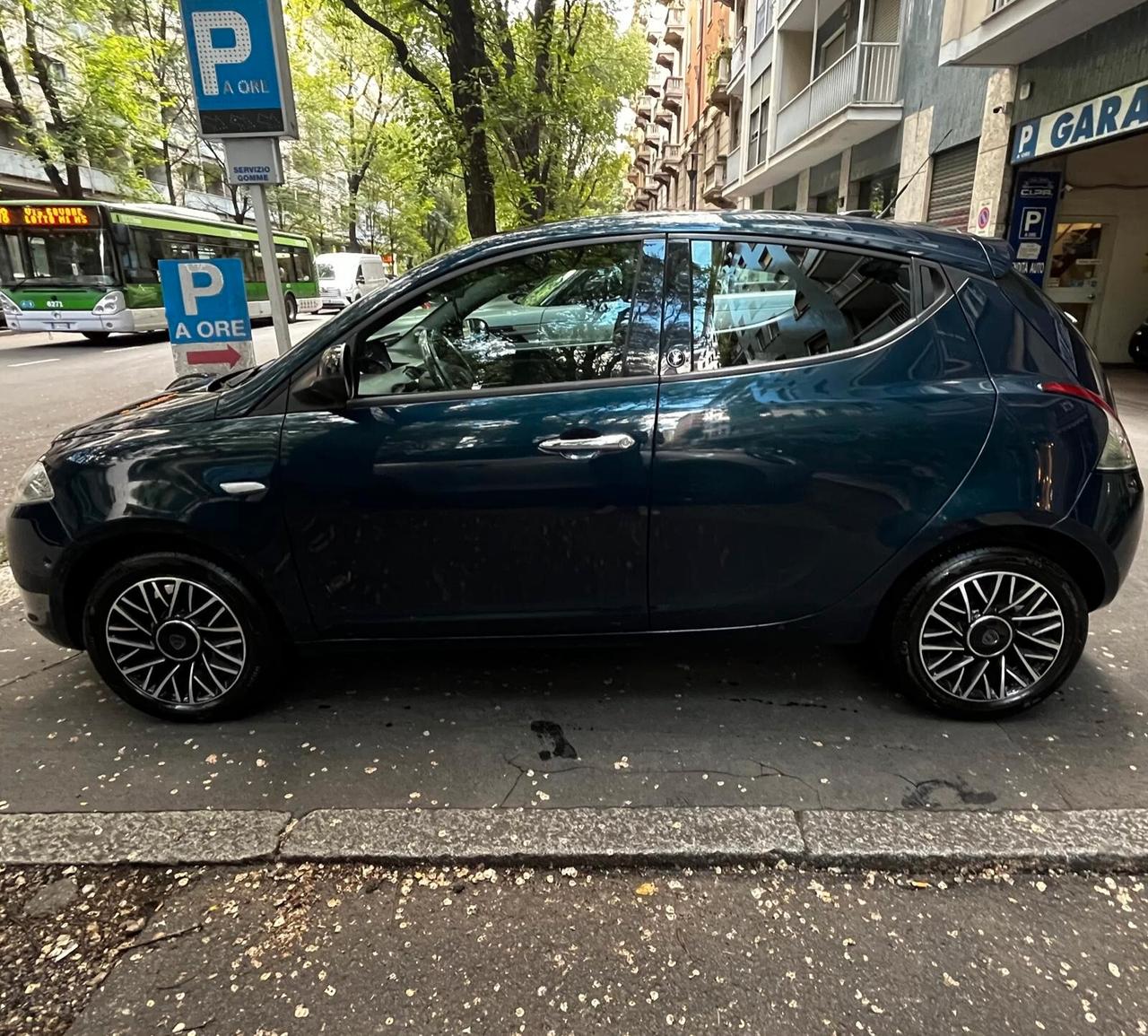Lancia Ypsilon 1.2 69 CV 5 porte Platinum