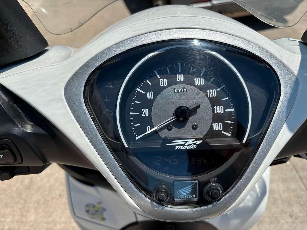 Honda SH Mode 125 2023 / KM 13.000 Tua a solo 19 Euro al mese