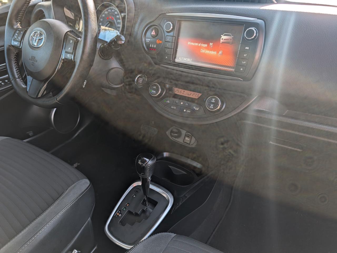 Toyota Yaris 1.3 5 porte Lounge Multidrive S AUTOMATICA