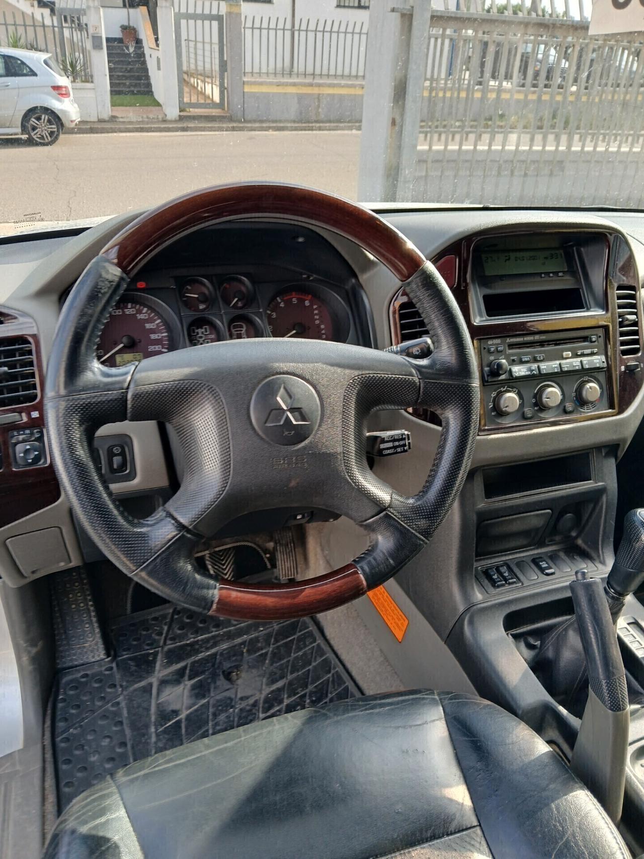 MITSUBISHI Pajero GLS1 3.200 DI-D 160cv 3porte