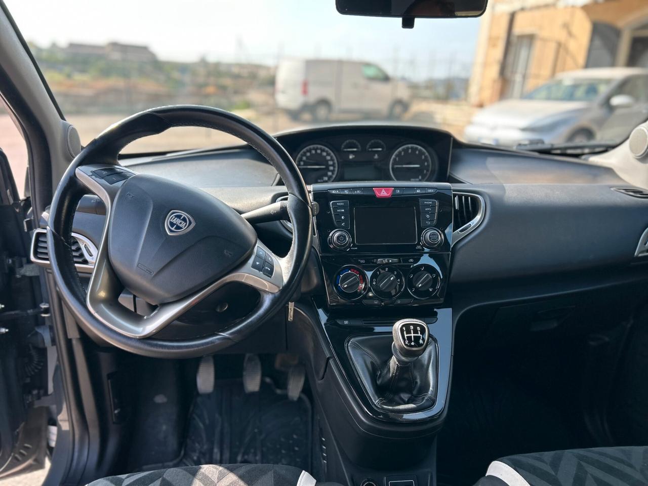 Lancia Ypsilon 1.2 69 CV 5 porte Platinum 08/2018