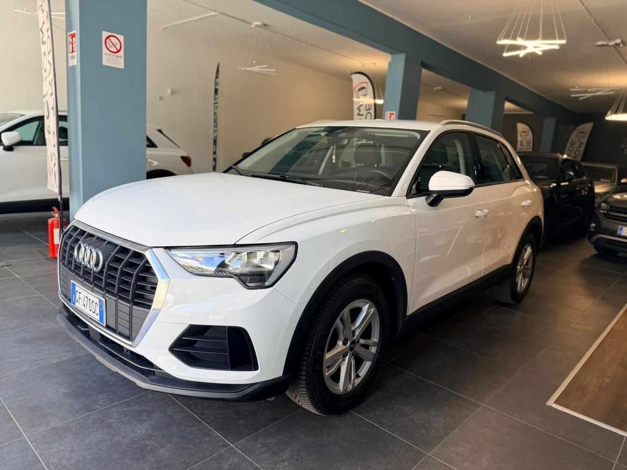 AUDI Q3 35 TDI S TRONIC BUSINESS