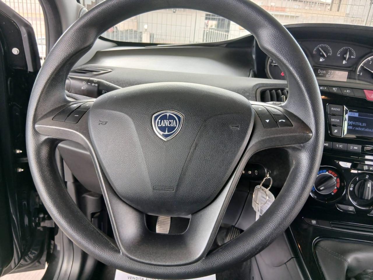 Lancia Ypsilon 1.0 FireFly 5 porte S&S Hybrid Alberta Ferretti