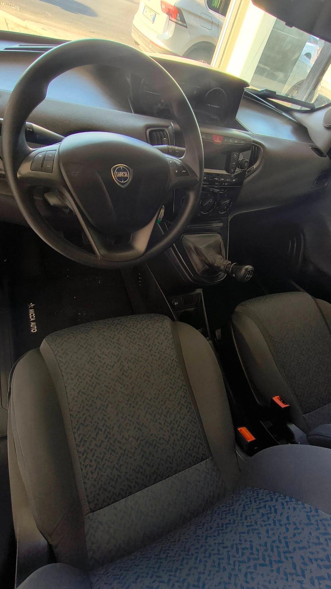 Lancia Ypsilon 1.0 FireFly 5 porte S&S Hybrid Silver Plus