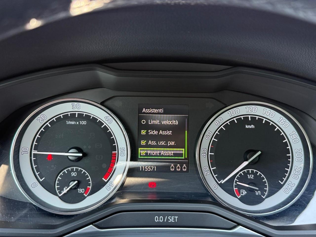 Skoda Superb 1.6 TDI SCR DSG FULL LED/UNIPRO
