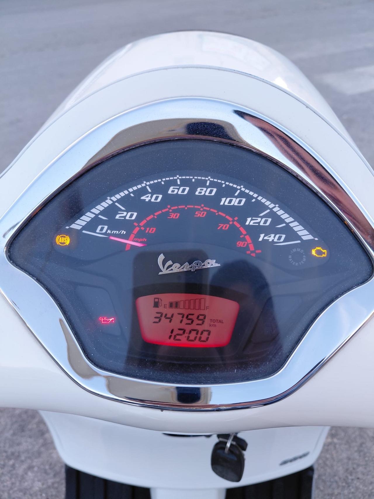 Vespa 310 GTS hpe