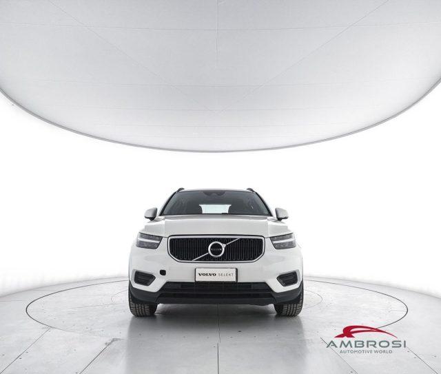VOLVO XC40 T2 Momentum Core