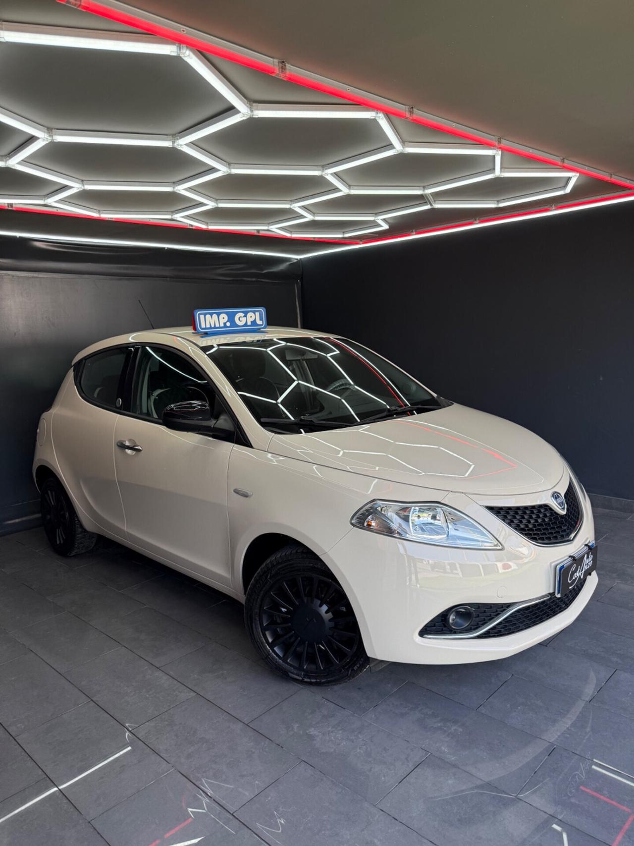 Lancia Ypsilon 1.2 GPL Ecochic Gold 2016