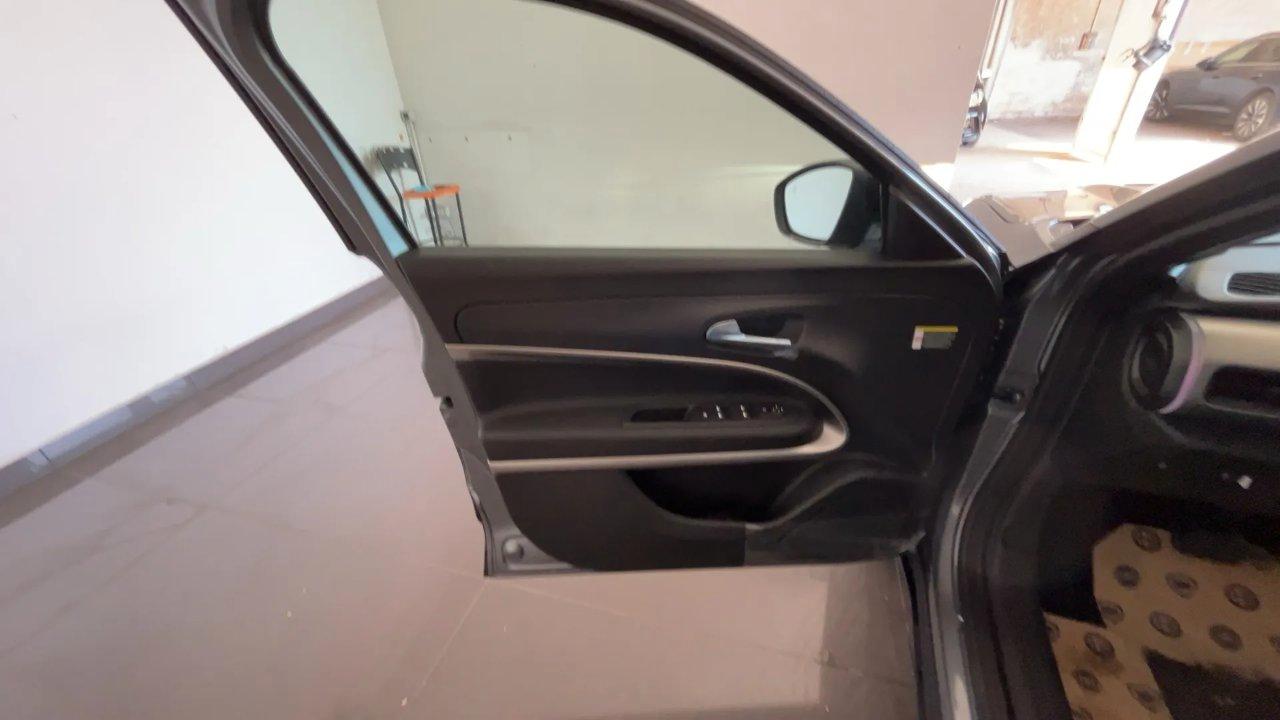 Jeep Avenger 1.2 Turbo 100 CV e-Hybrid Summit