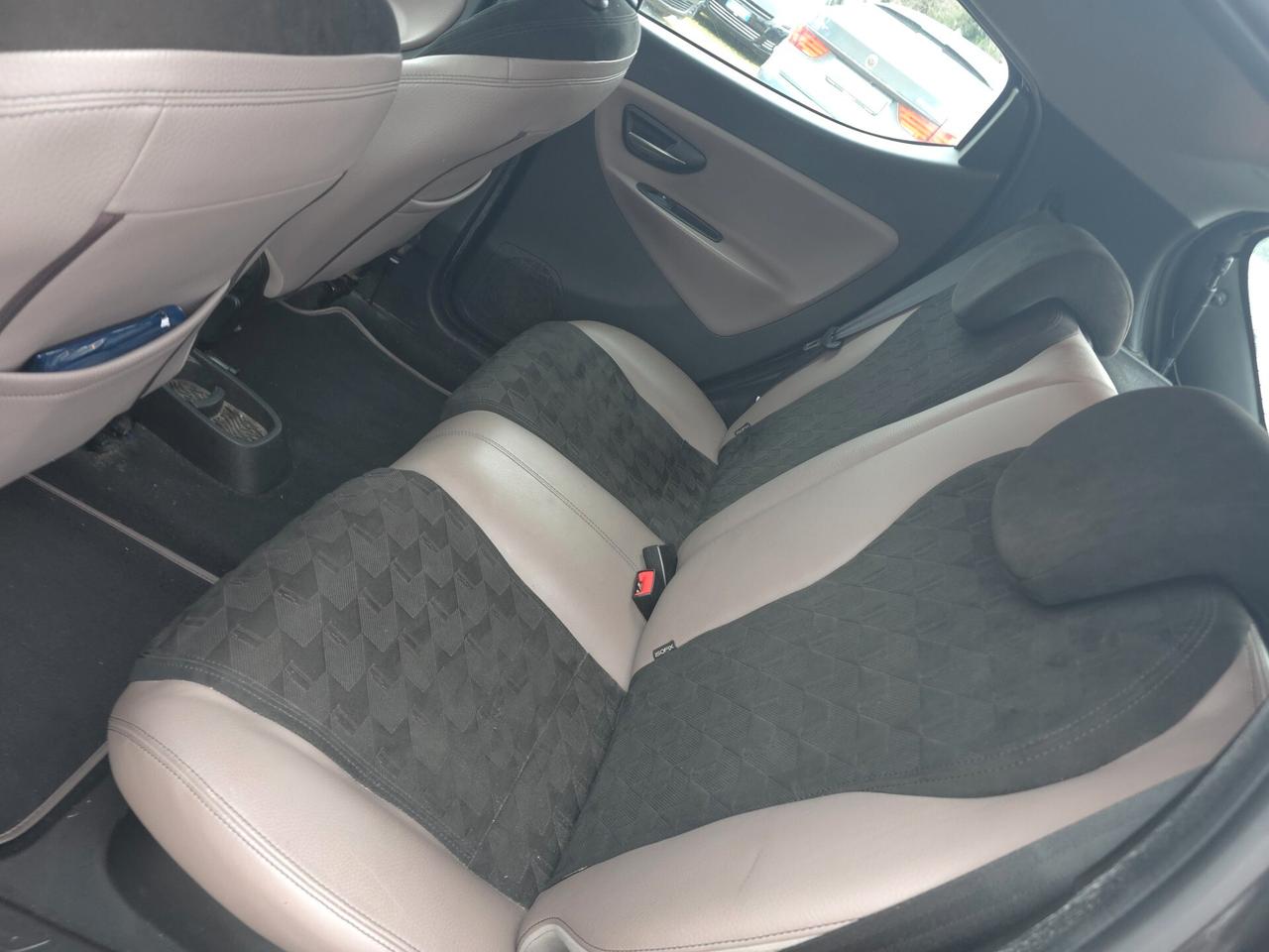 Lancia Ypsilon 1.3 MJT 16V 95 CV 5 porte S&S Elle