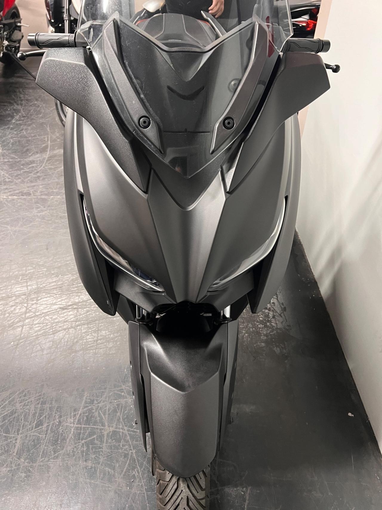 Yamaha X-Max 125