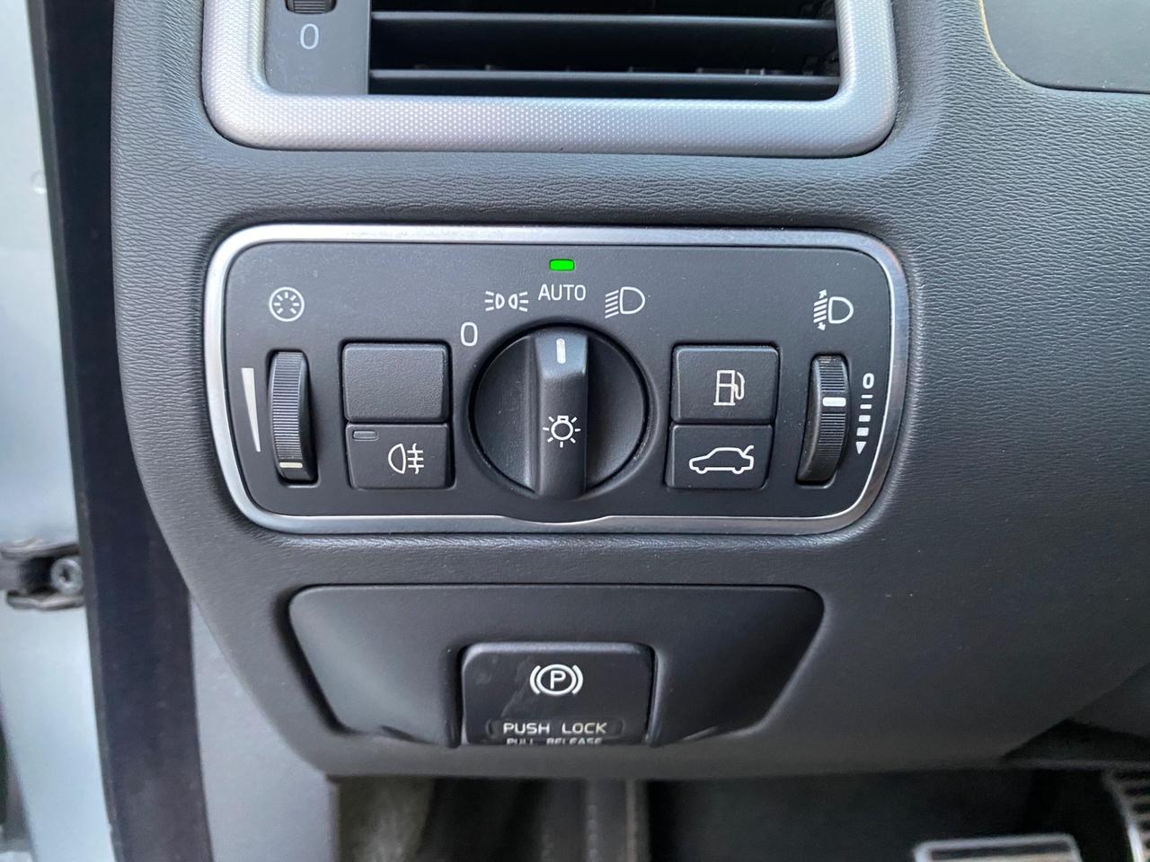 Volvo XC 70 XC70 D5 AWD Momentum