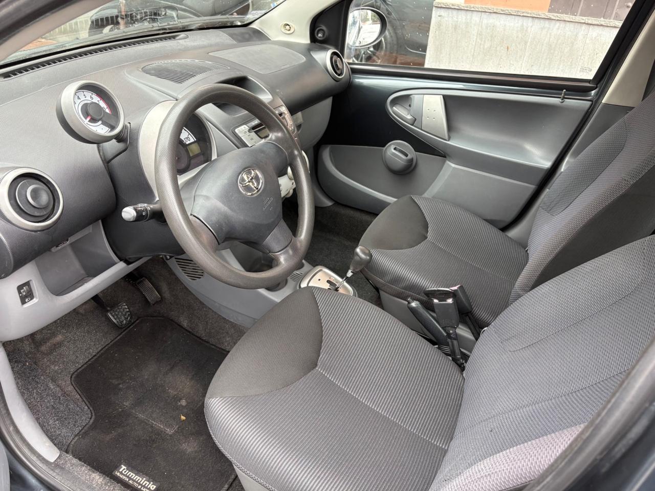 Toyota Aygo 1.0 12V VVT-i 5 porte Sol automatica