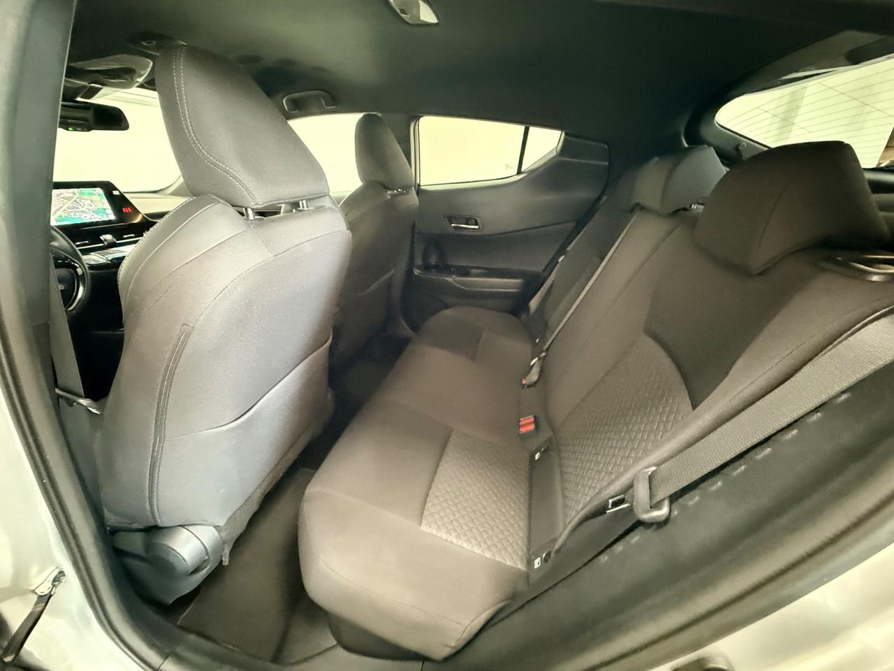 Toyota C-HR 1.8 Hybrid E-CVT 98cv Lounge 07/2022 Neopatentati