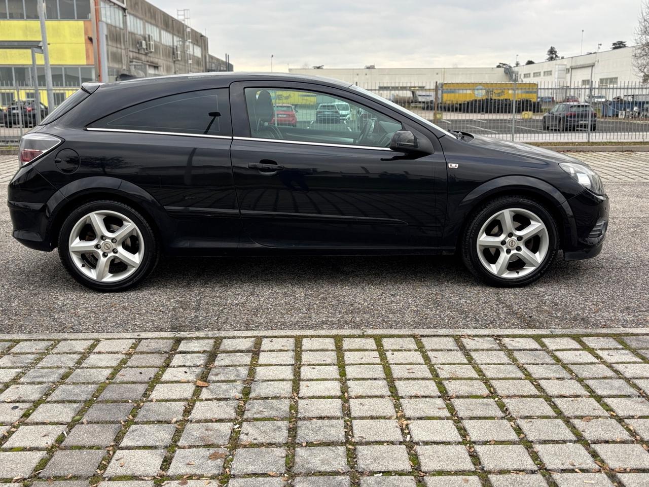Opel Astra GTC 1.6 16V VVT 3 porte Enjoy