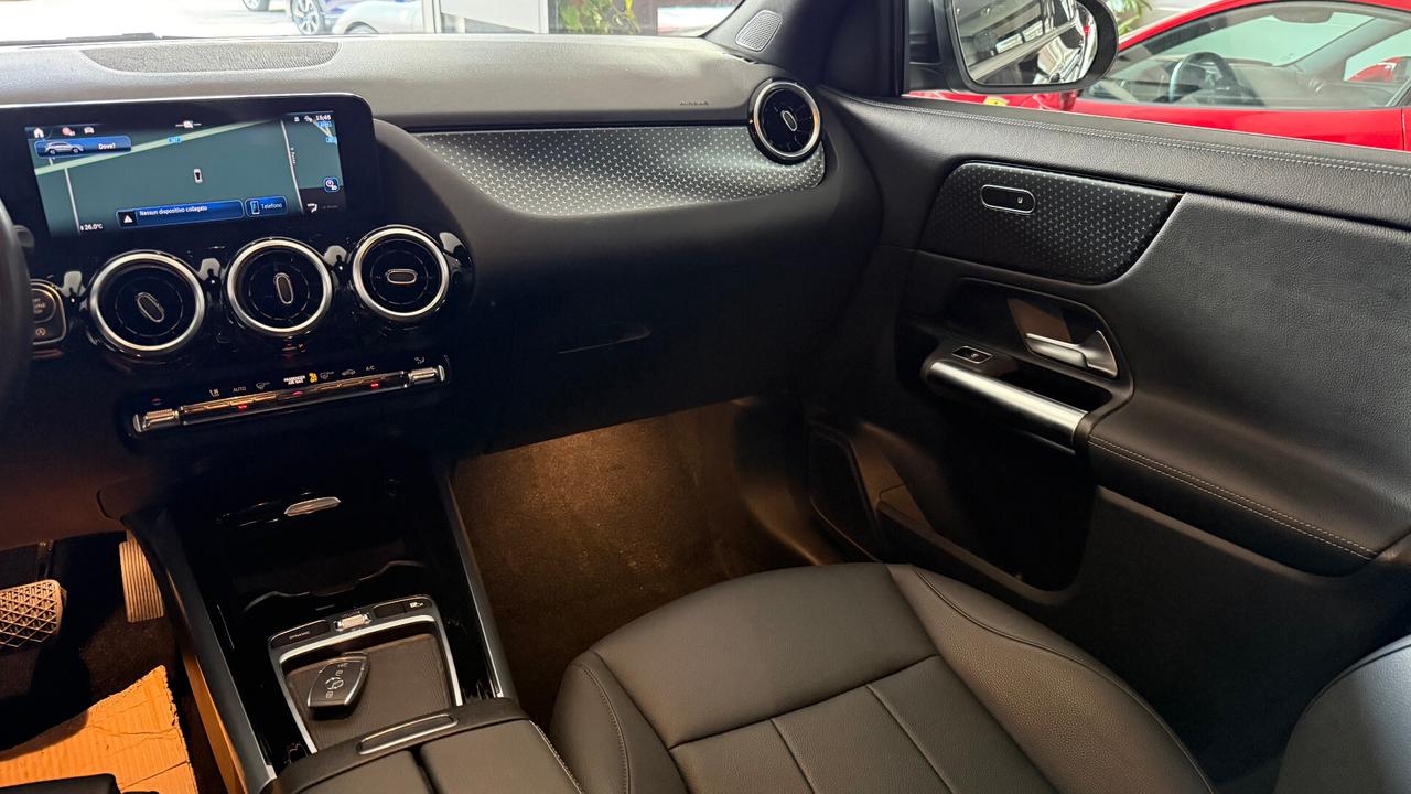 MERCEDES GLA 180 D MOTORE 2.0 116 CV restyling