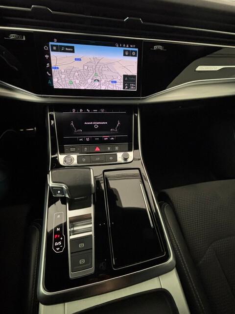 Audi Q8 45 3.0 tdi mhev Quattro Tiptronic S-Line
