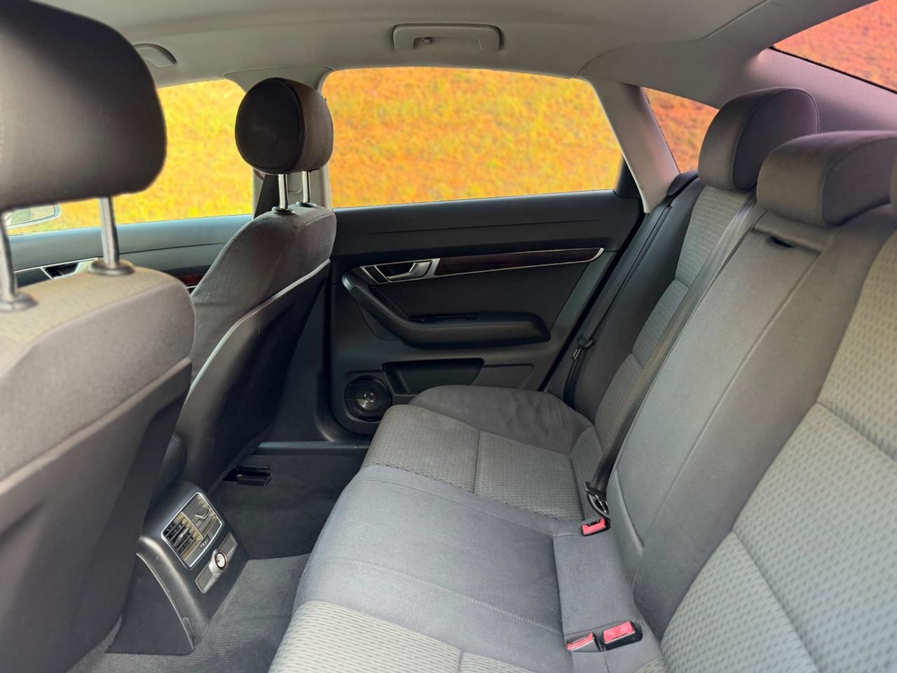 Audi A6 2.4 V6. G p L